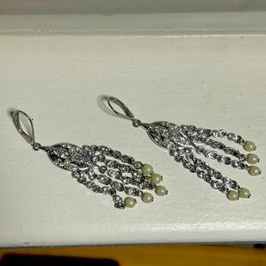 Vintage style chandelier drop dangling earrings